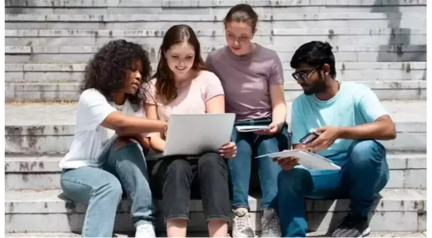 5 Best Ways to Socialize When Studying Overseas